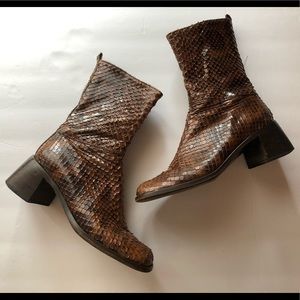 Vintage Joan & David Genuine Snake Skin Boot in Sz 6.5 Made in Italy EUC